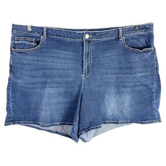 Cato Plus Size 28W Denim Shorts Rhinestone Medallion Blue High Rise 6‎ Inch 1030 - Picture 1 of 10